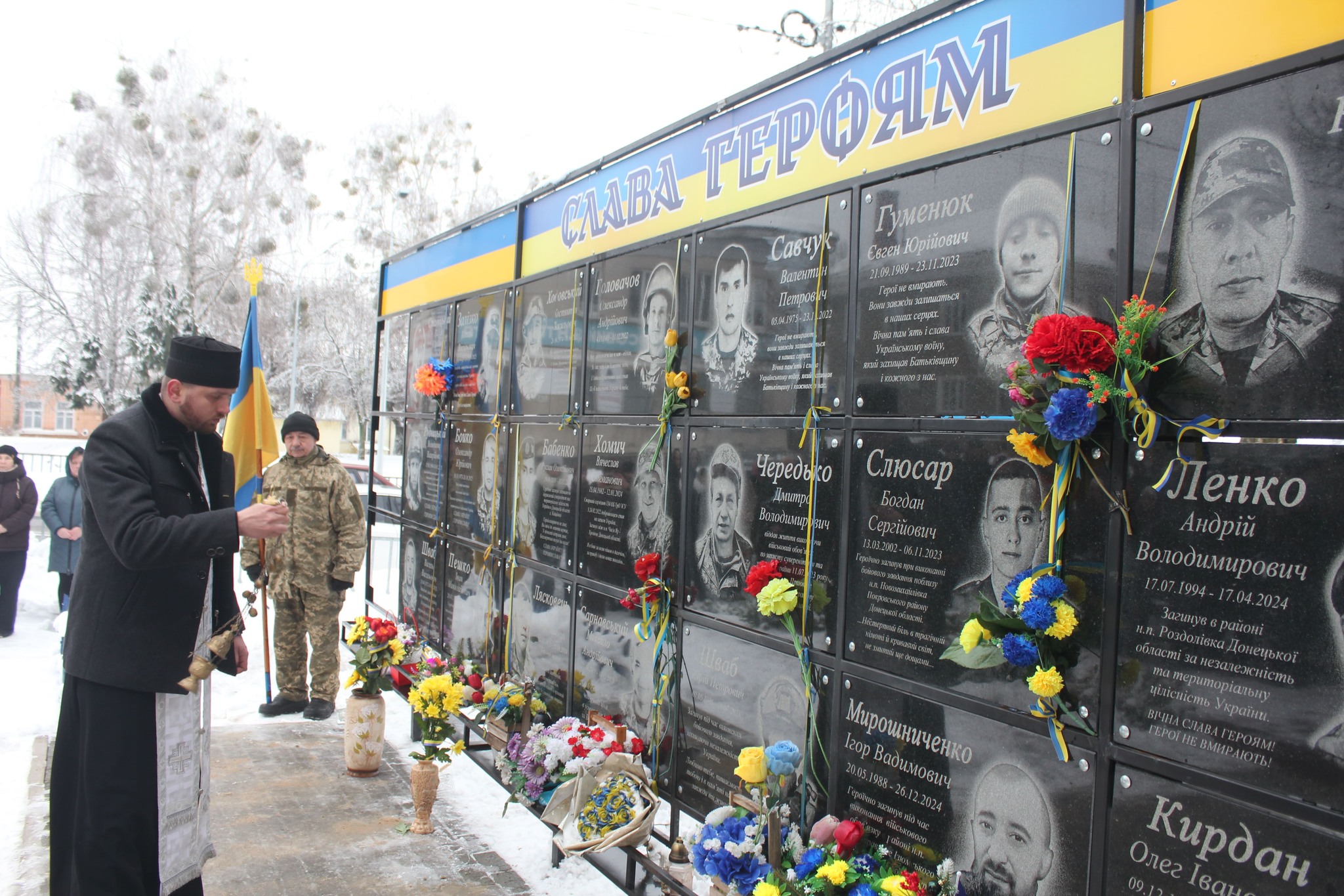 В Овруцькій громаді відкрили меморіальні дошки вісьмом Героям