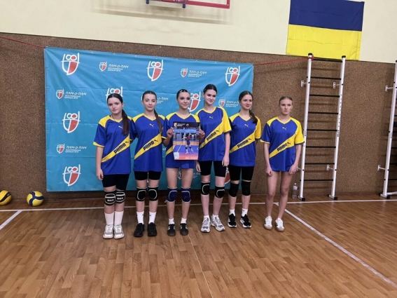Волейбольна команда ліцею №28 зіграла у ІІ етапі «Шкільних ліг»