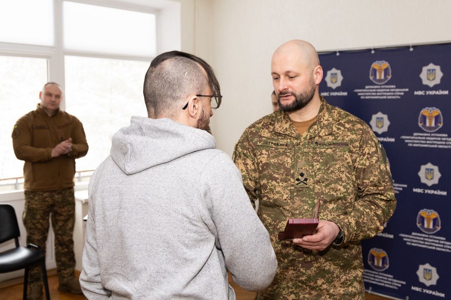 На Житомирщині пораненим військовим вручили державні нагороди