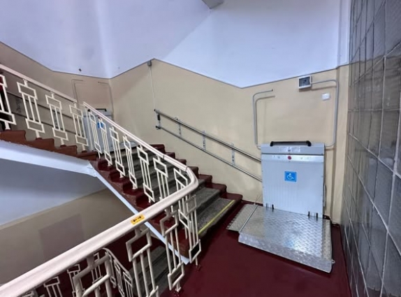 У медичних закладах Звягеля покращено безбар’єрний доступ для маломобільних груп населення