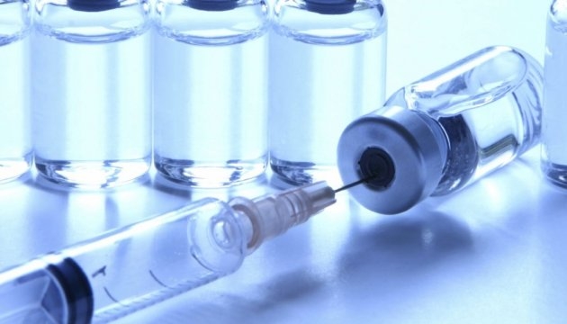 Вакцинація у Житомирі: скільки медиків вже вакцинувалося та хто такі публічні особи