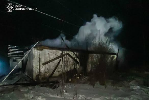 У Житомирському районі під час пожежі в житловому будинку рятувальники виявили загиблого