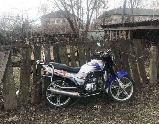 Побили та забрали мопед у пенсіонера: поліцейські розшукали двох причетних