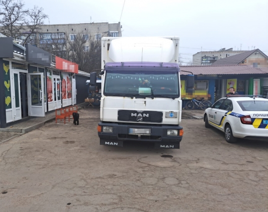 В Андрушівці під колеса вантажівки потрапила пенсіонерка: поліція встановлює обставини