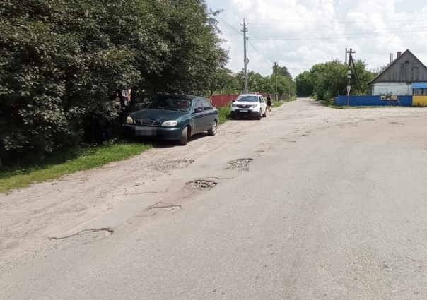 У Житомирському районі водій автівки зіткнувся з мотоциклом, один з чоловіків був напідпитку