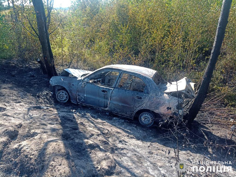 Автівка перекинулась та загорілась: у Чижівській громаді в ДТП травмувалися двоє людей