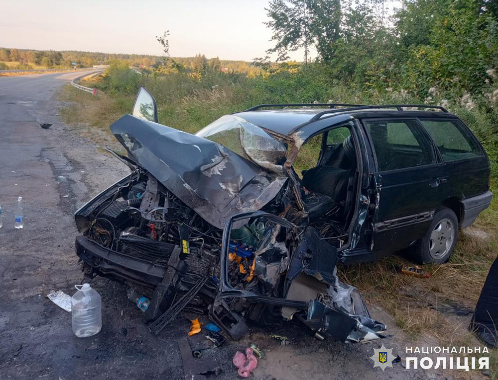 Зіткнення легковика з вантажівкою на Звягельщині: поліцейські розслідують обставини ДТП