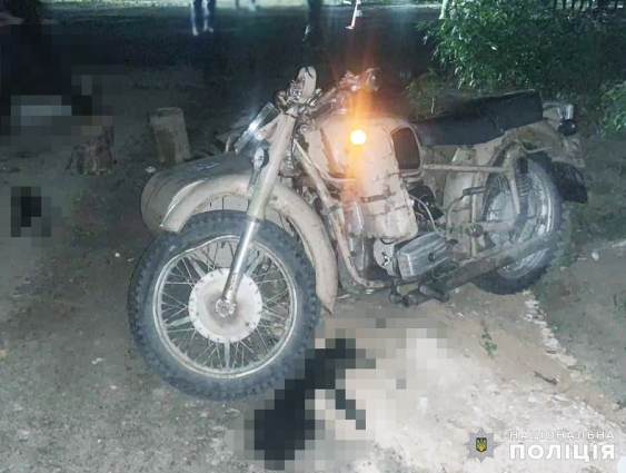 У Черняхівській громаді в ДТП загинув мотоцикліст, а пасажир з травмами потрапив до лікарні