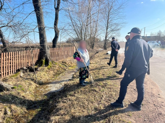 На Коростенщині притягнули до відповідальності порушницю за випалювання сухої рослинності