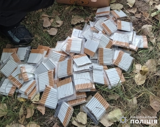 У Бердичівському районі вилучили понад сотню пачок цигарок та 50 л горілки сумнівного походження
