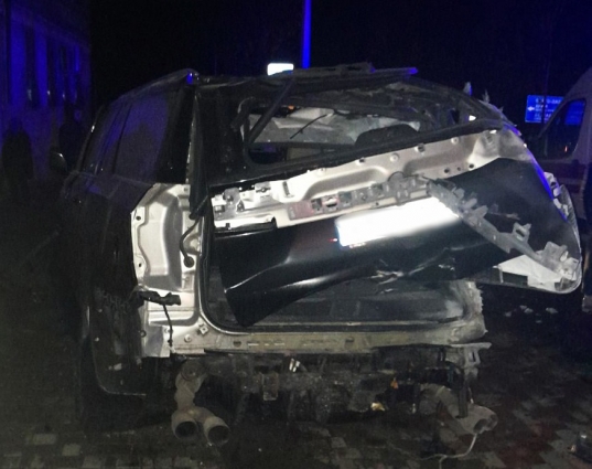 В Овручі у ДТП загинув 35-річний киянин, чоловік не впорався з керуванням та влетів у будинок