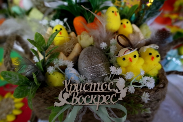 Яскраві барви Великодня: у Звягелі відкрили святкову виставку дитячої творчості