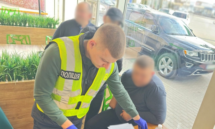 Афера на 1,4 млн. грн.: на Житомирщині викрили трьох учасників злочинної схеми, які за винагороду пообіцяли фермеру надати землю в користування