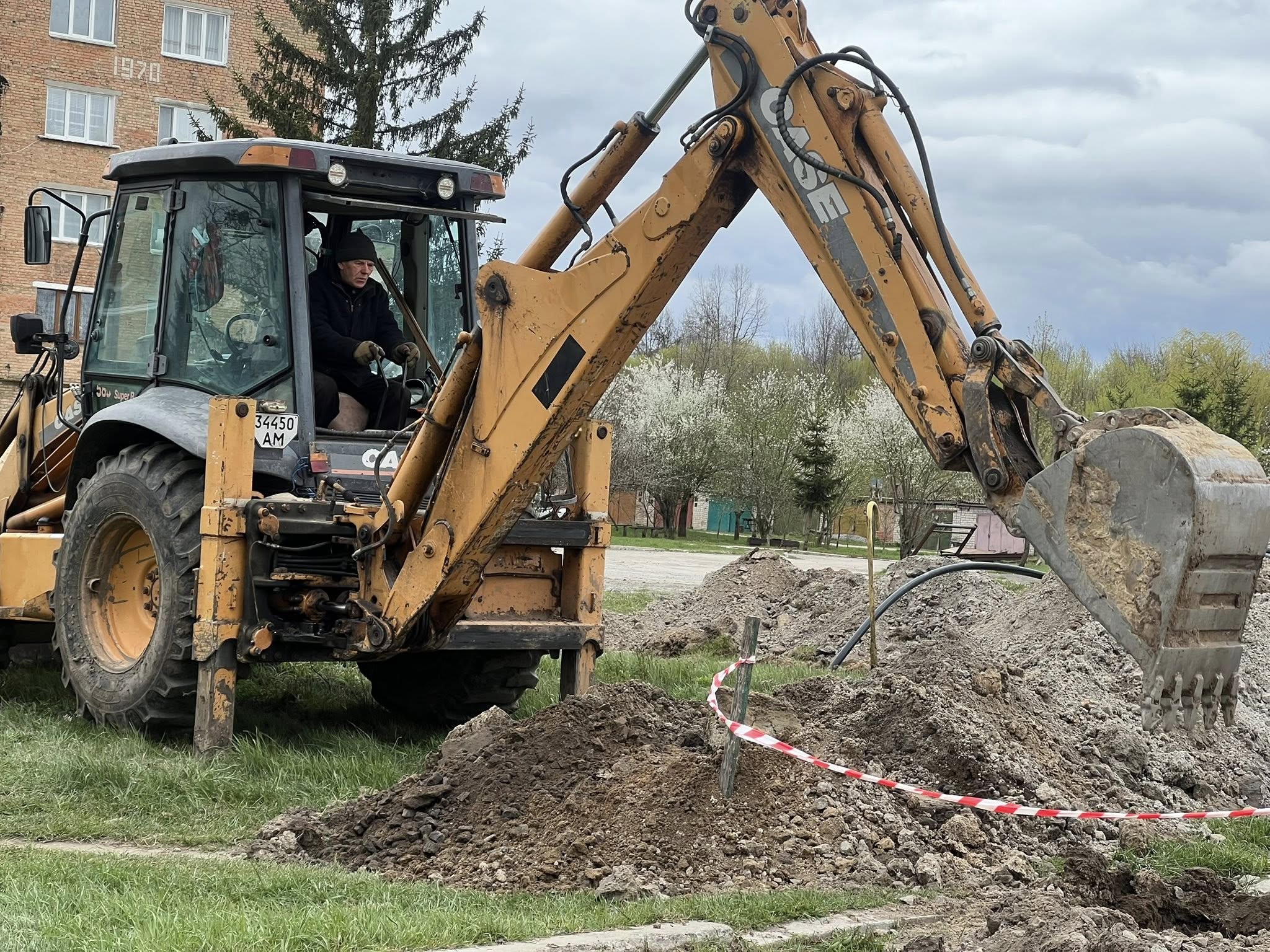 У селищі Вакуленчук розпочали масштабну реконструкцію водопровідної мережі