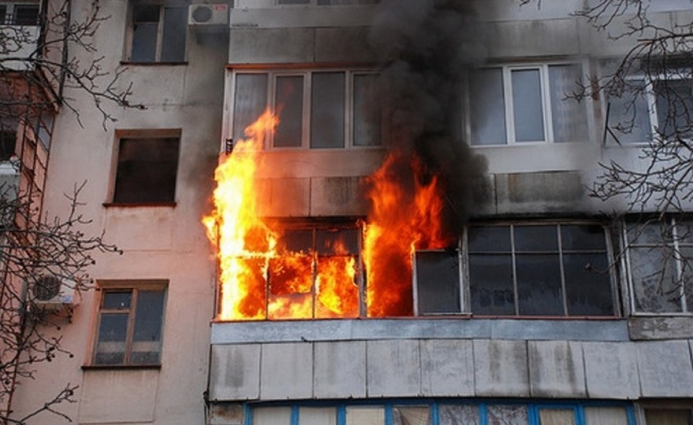 У Коростенському районі горіла квартира у п’ятиповерхівці – вогнеборці ліквідували пожежу за півгодини