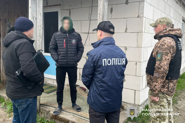 Організували «безперешкодний» виїзд за кордон військовозобов'язаних: на Житомирщині повідомили про підозри учасникам трьох схем