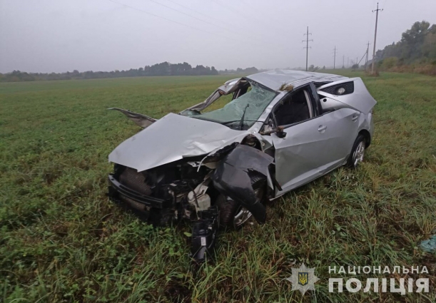 У Звягельській громаді в ДТП постраждали двоє підлітків: автівка з'їхала в кювет та кілька разів перекинулась