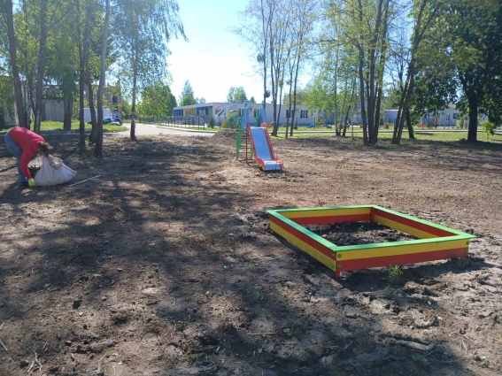 Ремонт димарів, електрощитків та новий дитячий майданчик: в Овручі комунальники покращують благоустрій міста