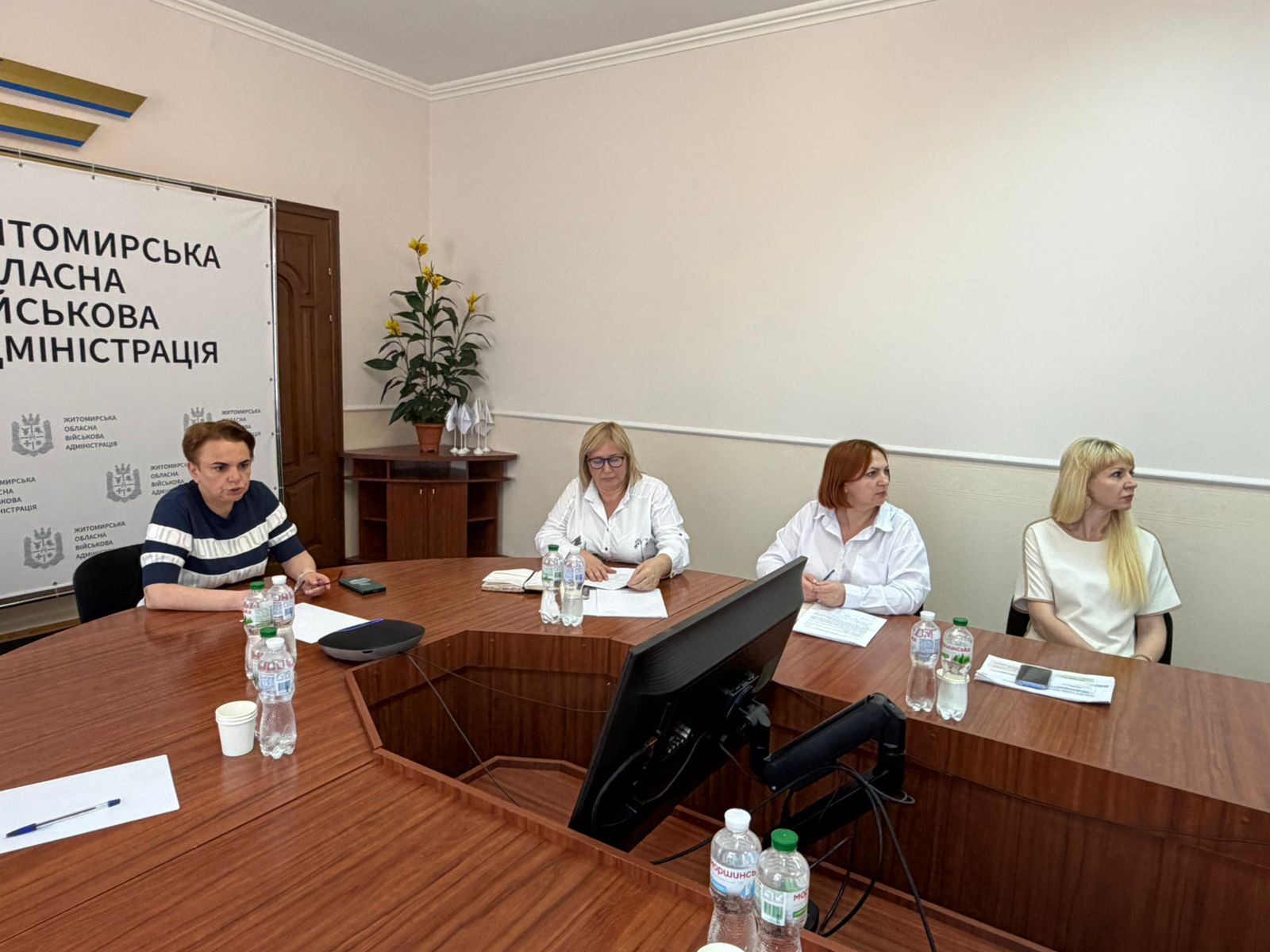 На Житомирщині обговорили готовність закладів освіти до автономної роботи та організації гарячого харчування