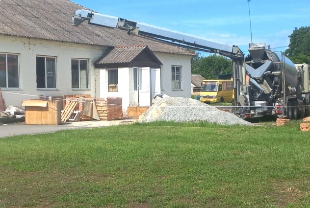 Кабінети мовно-літературної галузі та комп’ютерні класи: в Андрушівці тривають ремонтні роботи в ліцеї №2