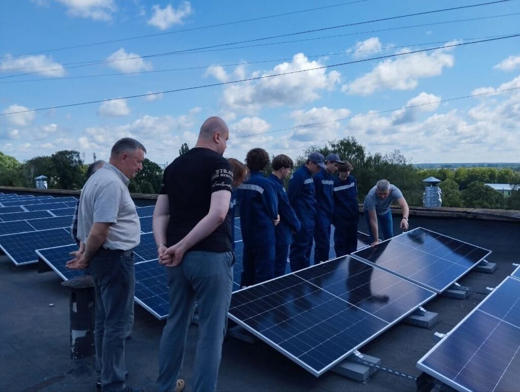 У Житомирському агротехнічному фаховому коледжі введено в експлуатацію мережеву сонячну електростанцію потужністю 100 кВт