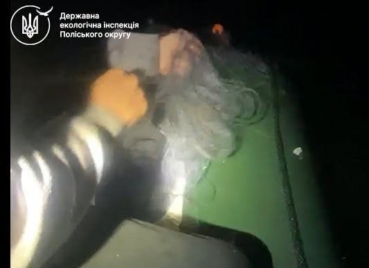На Житомирщині екоінспектори виявили грубе порушення Правил любительського рибальства
