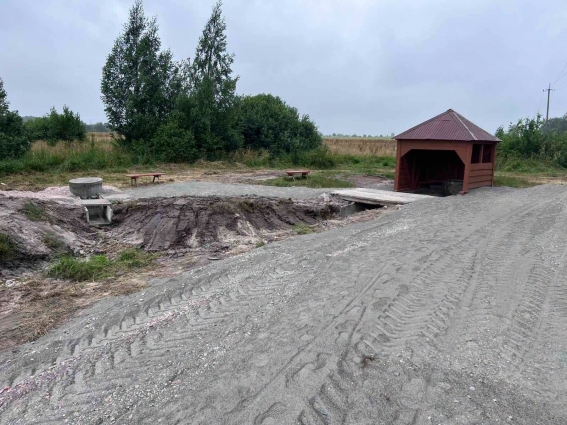 На Овруччині навели лад біля криничок з джерельною водою
