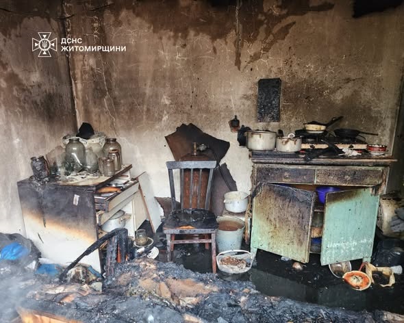 У Чуднові горів будинок: причину займання встановлюють фахівці