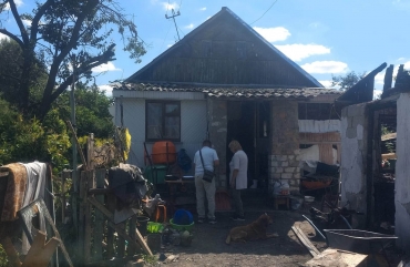 На місці ворожого обстрілу у Житомирі працює комісія і фіксує збитки