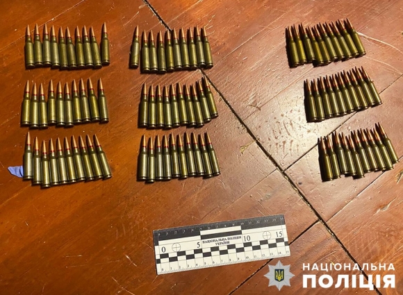 В Оліївці в домашнього дебошира вилучили цілий арсенал зброї