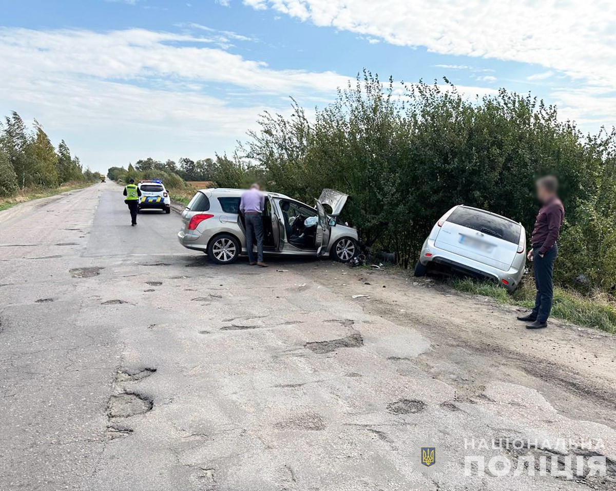 У Романівській громаді зіткнулись Pеugeot та Ford» в ДТП травмовано двох осіб