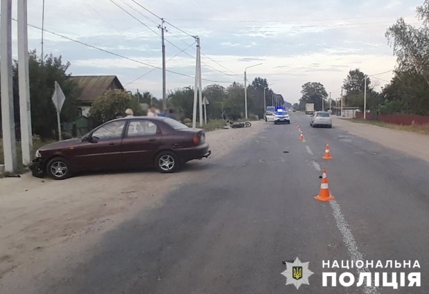 У Коростені під колеса автівки потрапив 22-річний мотоцикліст, чоловік в лікарні
