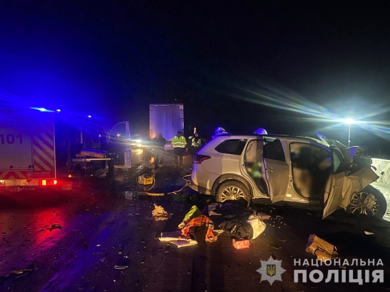 В ДТП загинули троє людей: у Сонячному зіткнулись легковик та вантажівка
