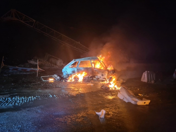 На Житомирщині в автомобілі заживо згорів водій, поліцейські просять допомогти встановити його особу (ФОТО)