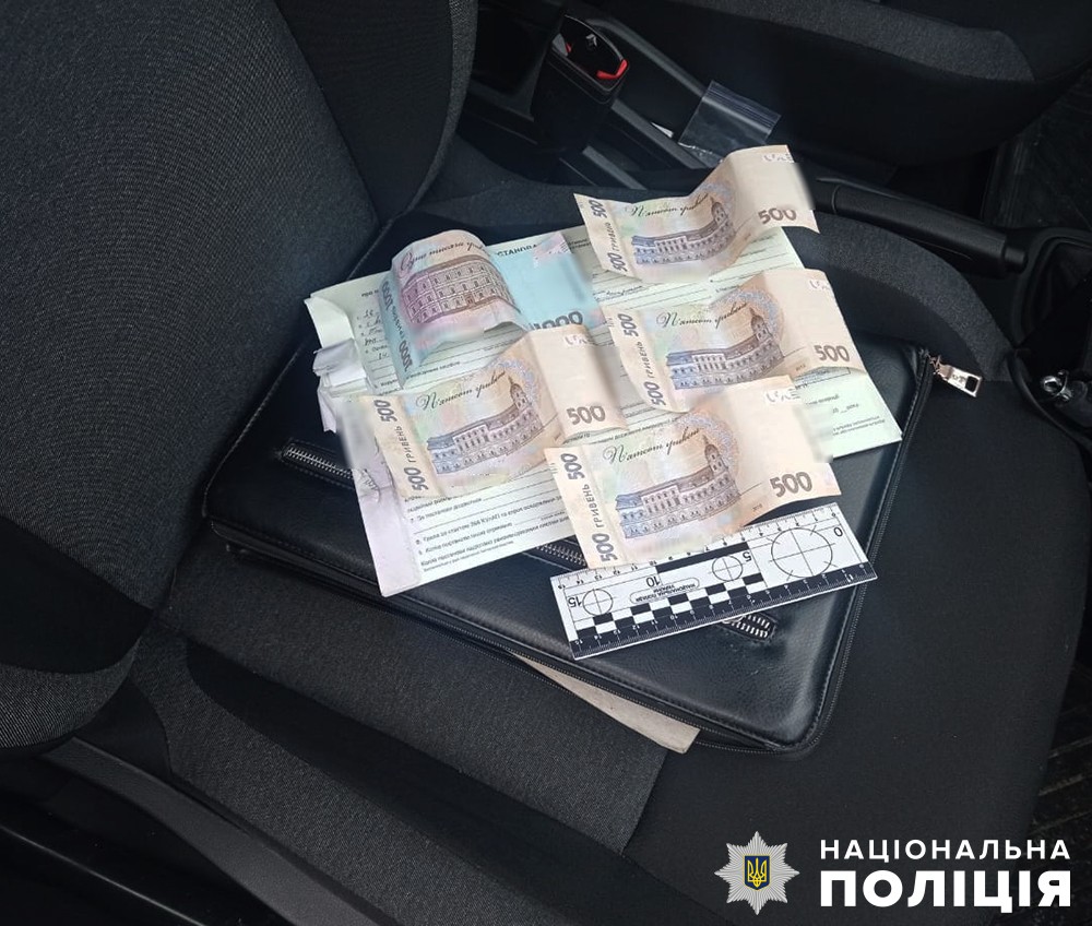 На Житомирщині двоє водіїв намагалися відкупитися від правоохоронців