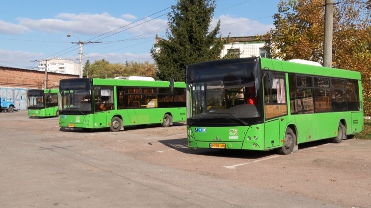 У Житомирському ТТУ після конкурсу простоюють автобуси