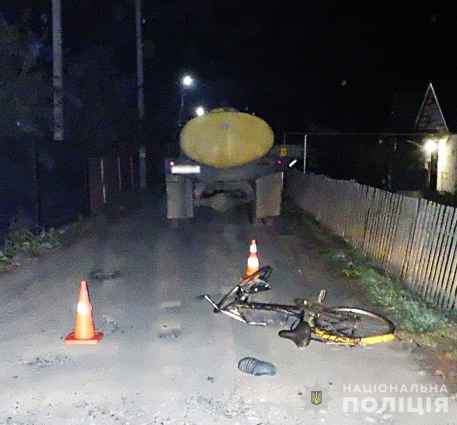 У Звягелі під колеса ГАЗона потрапив велосипедист, чоловік в лікарні