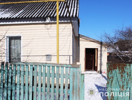 У Коростені затримали чоловіка, який ледь не вбив гостя молотком