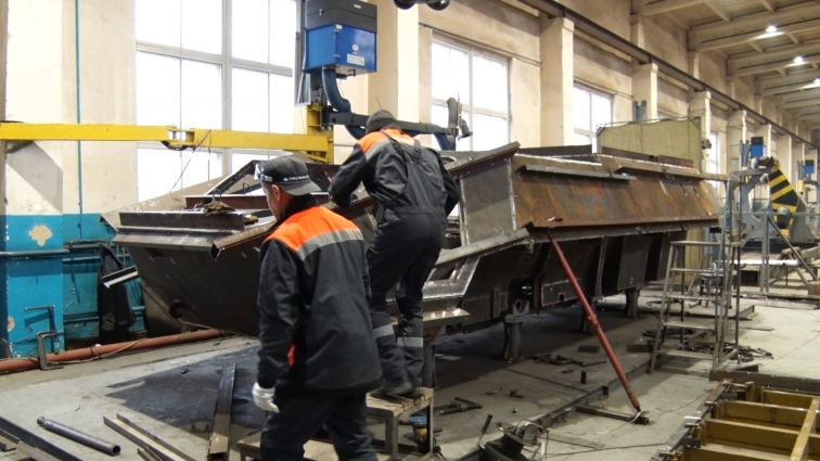 На Житомирському бронетанковому заводі розпочали серійне виробництво корпусів для БТР-4Е