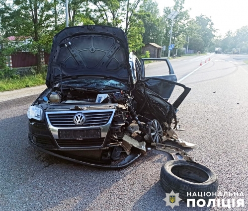 На Житомирщині Volkswagen зіткнувся з автопоїздом DAF: водій та пасажир легковика в лікарні