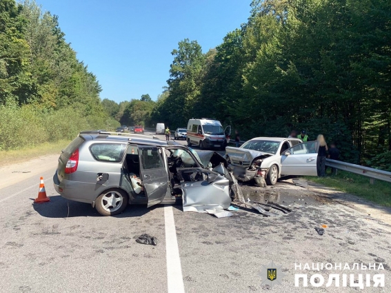 Поблизу села Перлявка сталася ДТП: двоє людей загинули, ще двоє – в лікарні