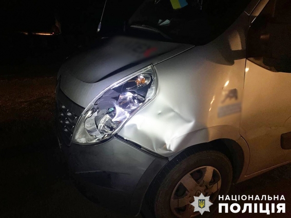 Неподалік Житомира водій Renault збив пішохода, чоловік в лікарні (ФОТО)