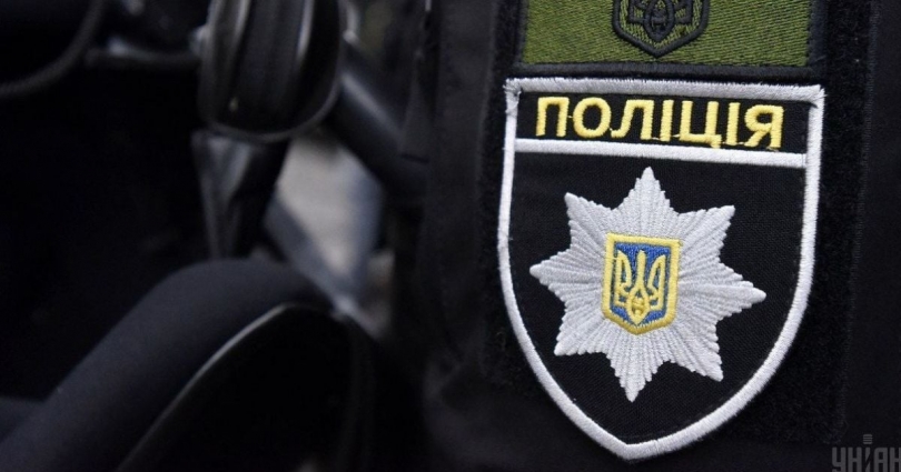 У Звягелі місцевий житель під час виконання господарських робіт травмував собі руку болгаркою (ВІДЕО)