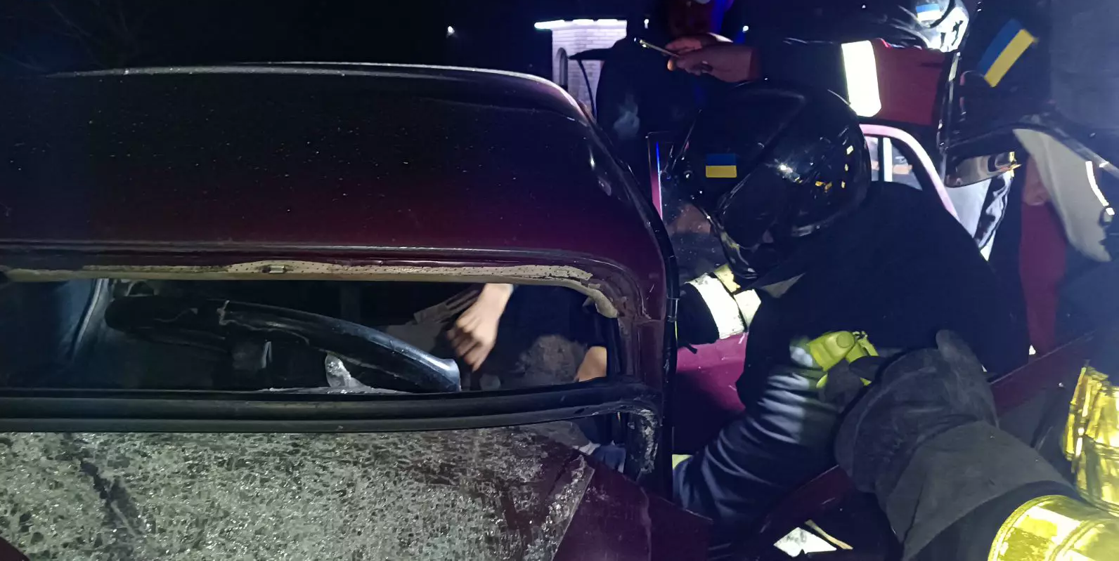 У Житомирському районі рятувальники деблокували постраждалого внаслідок ДТП