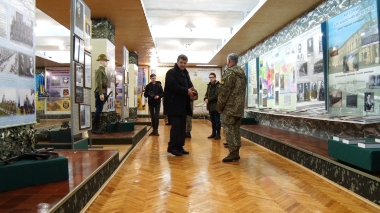 Екскурсія музеєм військового інституту до 102-ї річниці пам’яті Героїв Крут