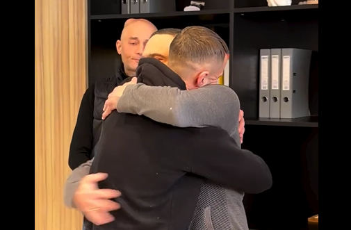 Син донора з Житомирщини зустрівся з трьома чоловіками, яким пересадили органи його батька