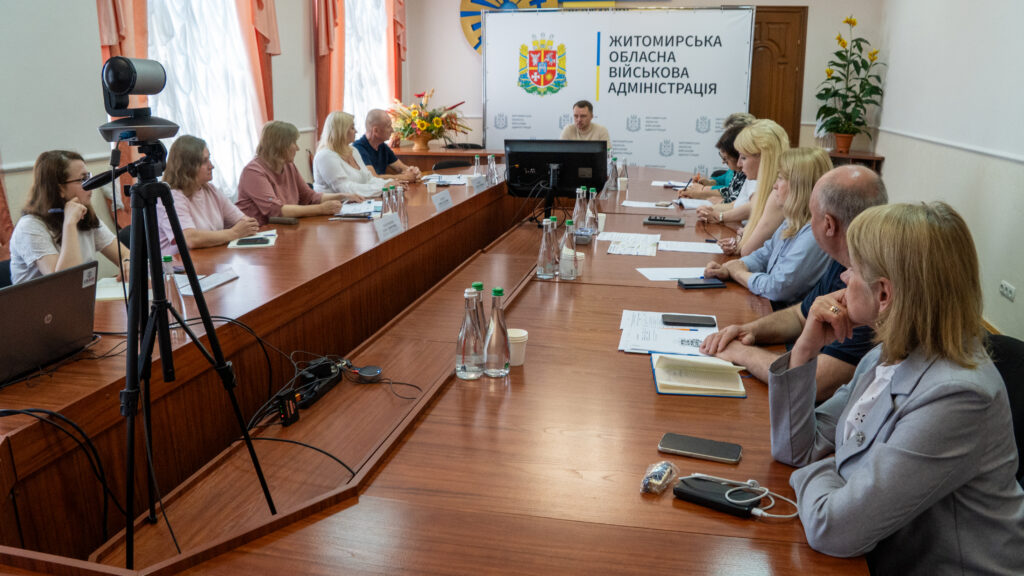На Житомирщині обговорили алгоритм впровадження послуги супроводу під час інклюзивного навчання