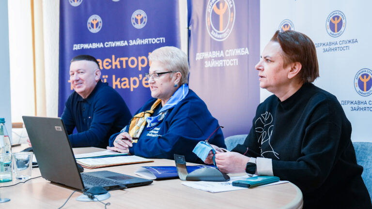 У Житомирській обласній службі зайнятості відбулася урочиста нарада з нагоди 35-ої річниці з дня її створення