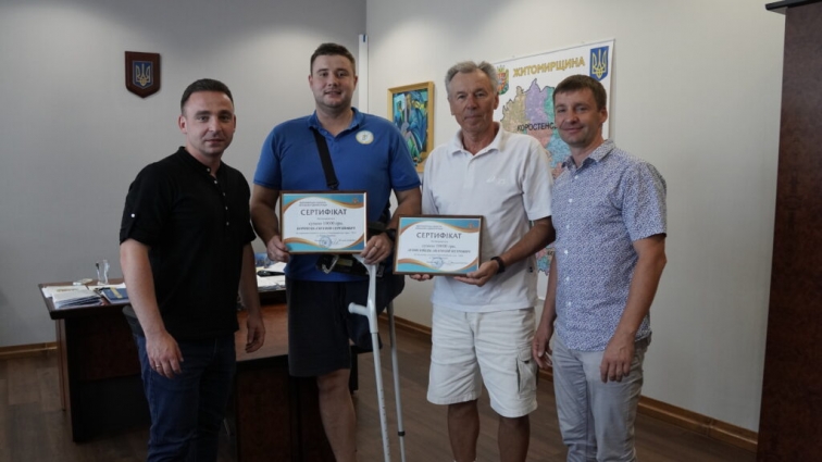 У Житомирі вручили грошову винагороду учаснику Паралімпійських ігор – 2024 Євгенію Корінцю (ВІДЕО)