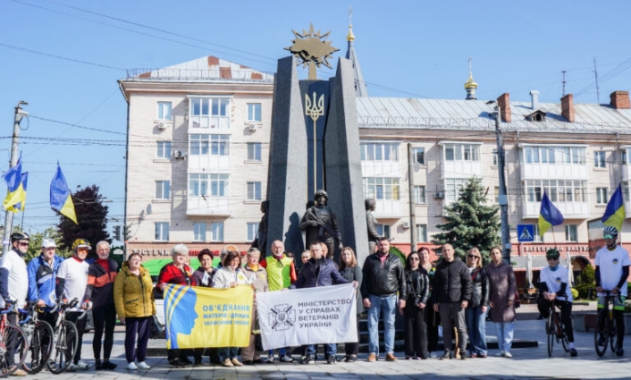 Житомир став однією із зупинок учасників щорічного ветеранського велопробігу «Шануємо пам’ять Захисників та Захисниць України»